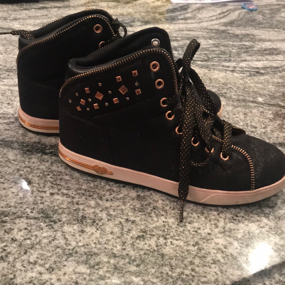 GUC SKECHERS GIRLS Sz 6 fashion high tops-black